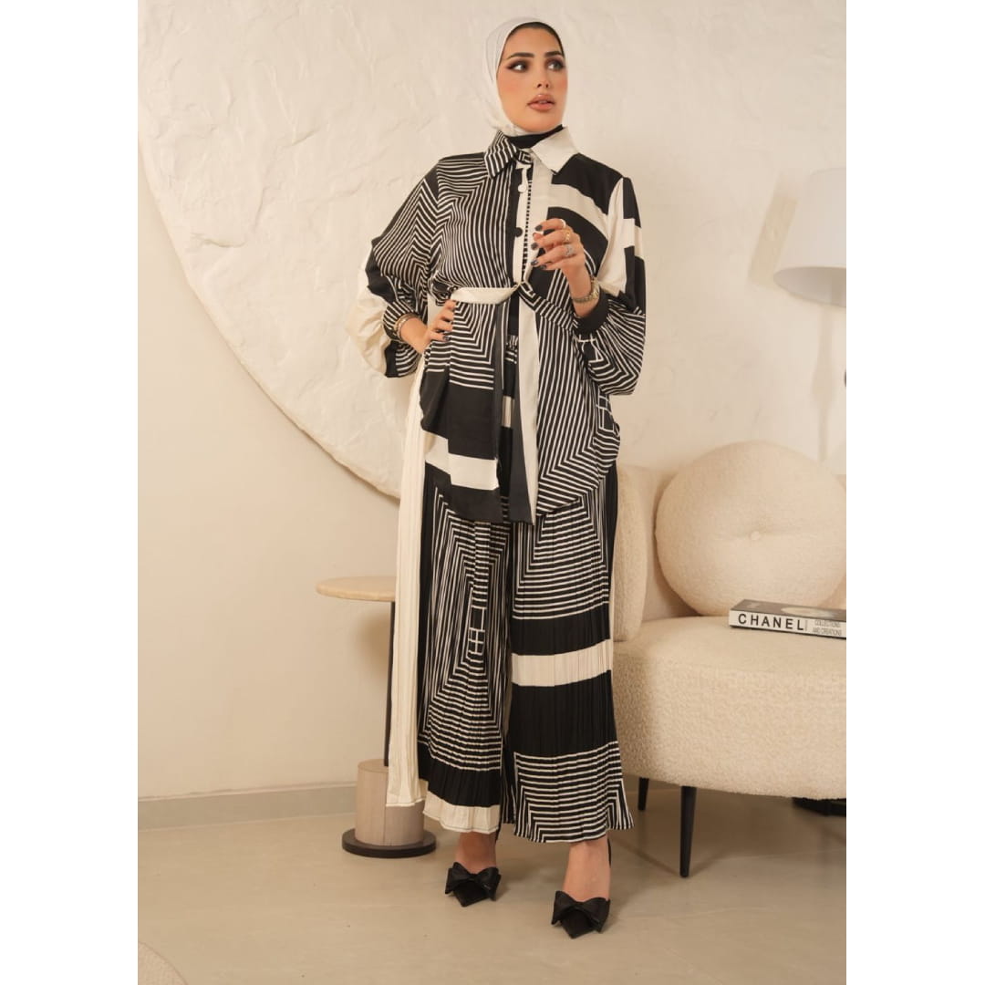 مالكا بدلة مطوية - أسود وأبيض